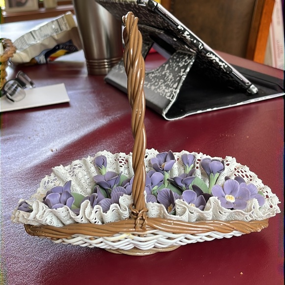 Lladro - Flat Basket of Violets